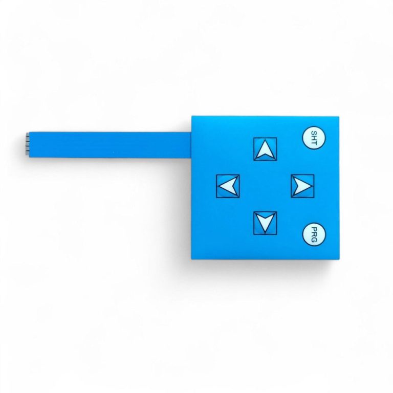 teclado de membrana para control de procesos Cao Ingtec Control remoto azul con flechas direccionales y símbolos de acción.